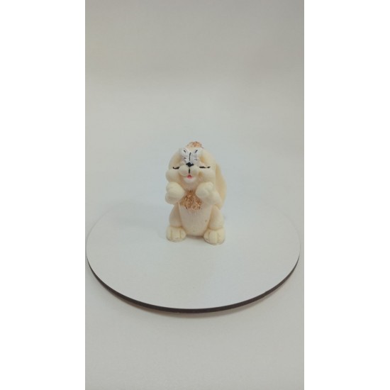 Фігурка із шоколадної глазурі "Зайченя з білим метеликом"