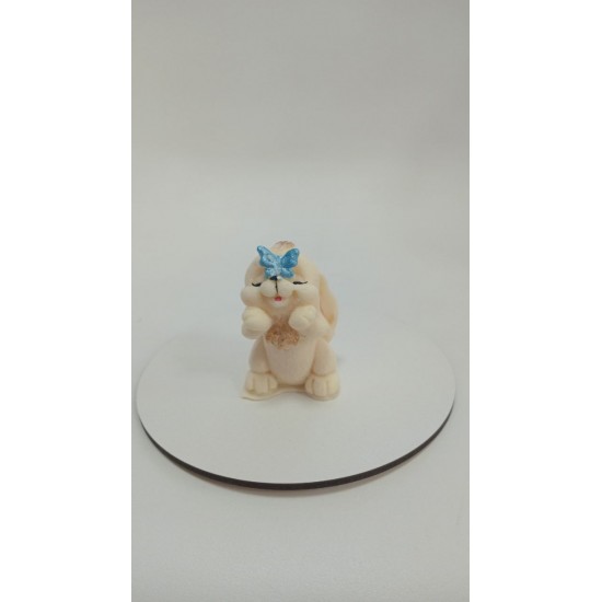 Фігурка із шоколадної глазурі "Зайченя з блакитним метеликом"